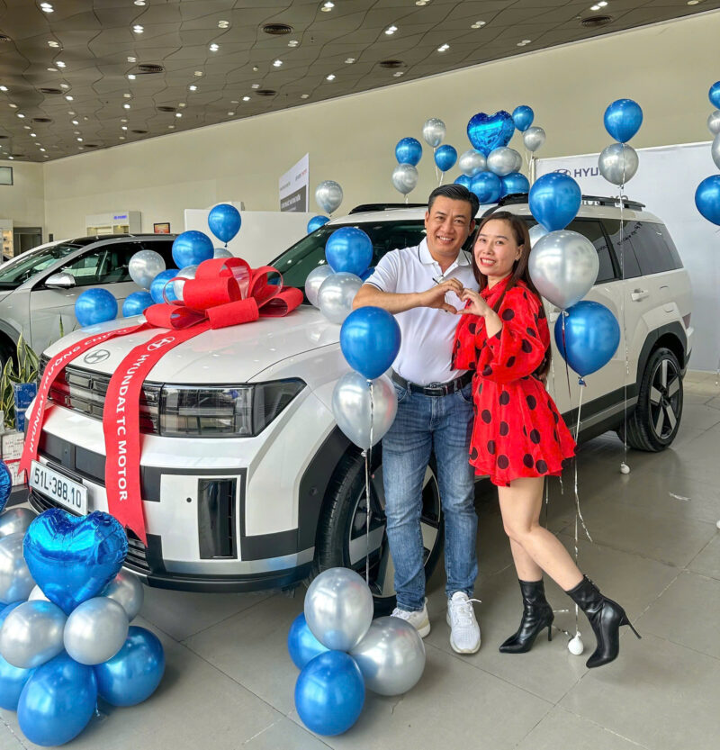 Santafe Prestige Trắng cho khách hàng Anh Phi